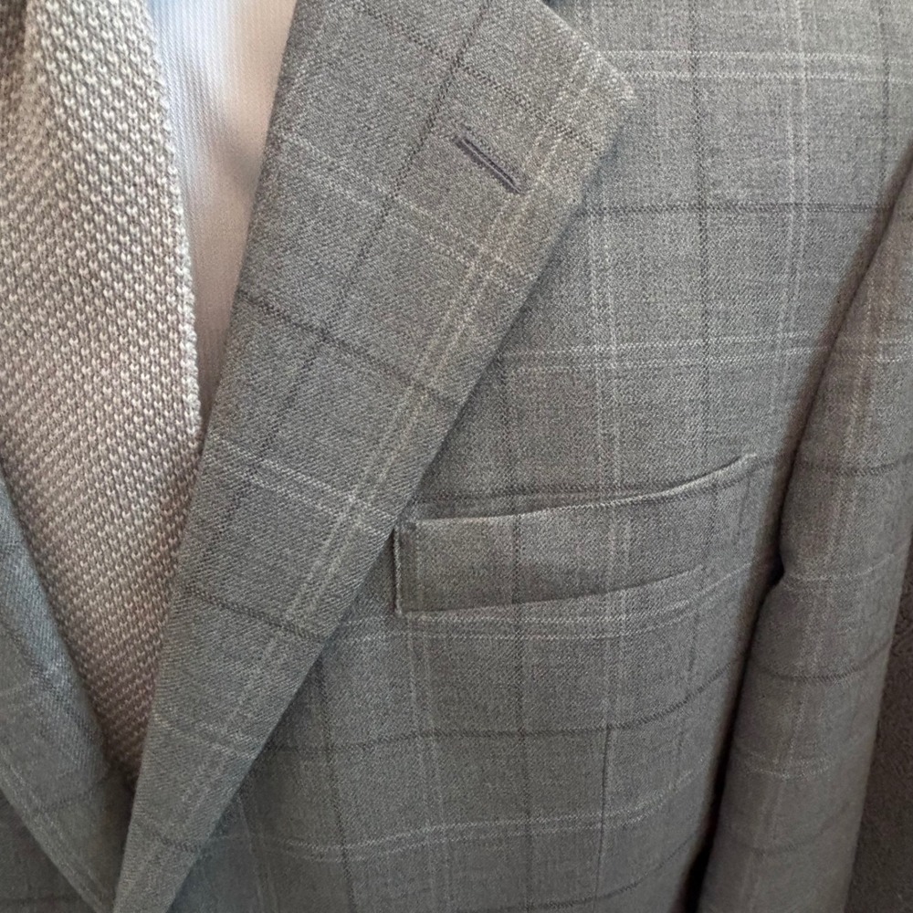 JOS A BANK 43R Plaid Windowpane Blazer Gray Sport Coat Jacket Business Preppy